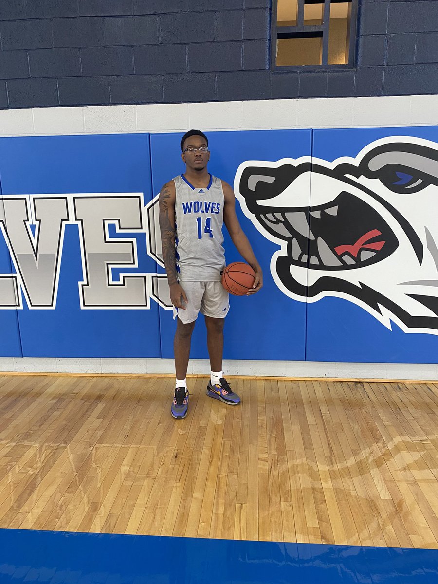 derrick8___'s tweet photo. Go Wolves🐺? https://t.co/S1aN8qn423