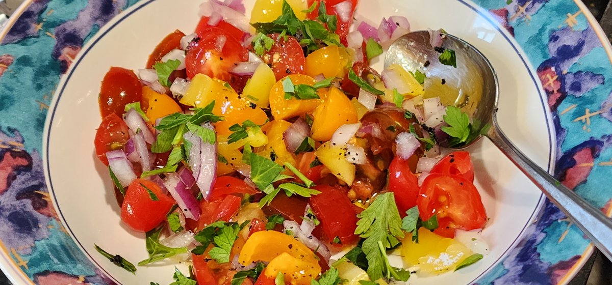 Foodfaye's tweet photo. Just made eggplant pepper rice - so good as side dish for chickpea stew, roast chicken, or eggs, or as a 
lunch dish with its topping of sumac-flavored tomato salad!
Recipe from 52 Shabbats by Faith of
@blogappetit.
See her presentation @ https://t.co/UFpNmII3l4
@MelissasProduce https://t.co/BlWl1I7a20