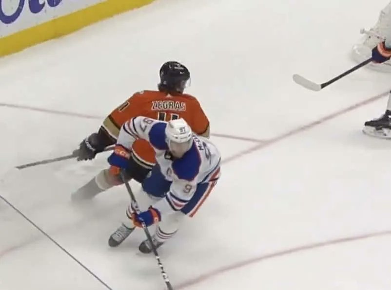 barstoolsports's tweet photo. Connor McDavid Is Better At His Sport Than Anyone In The World Is At Theirs, Part 1,405,398 https://t.co/h2pdV2eo5P https://t.co/I18agW5MZB