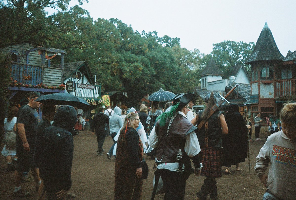 PhotographyPoff's tweet photo. MN Renaissance Festival @MNRenaissance #35mmfilm https://t.co/UyocJB9PUW