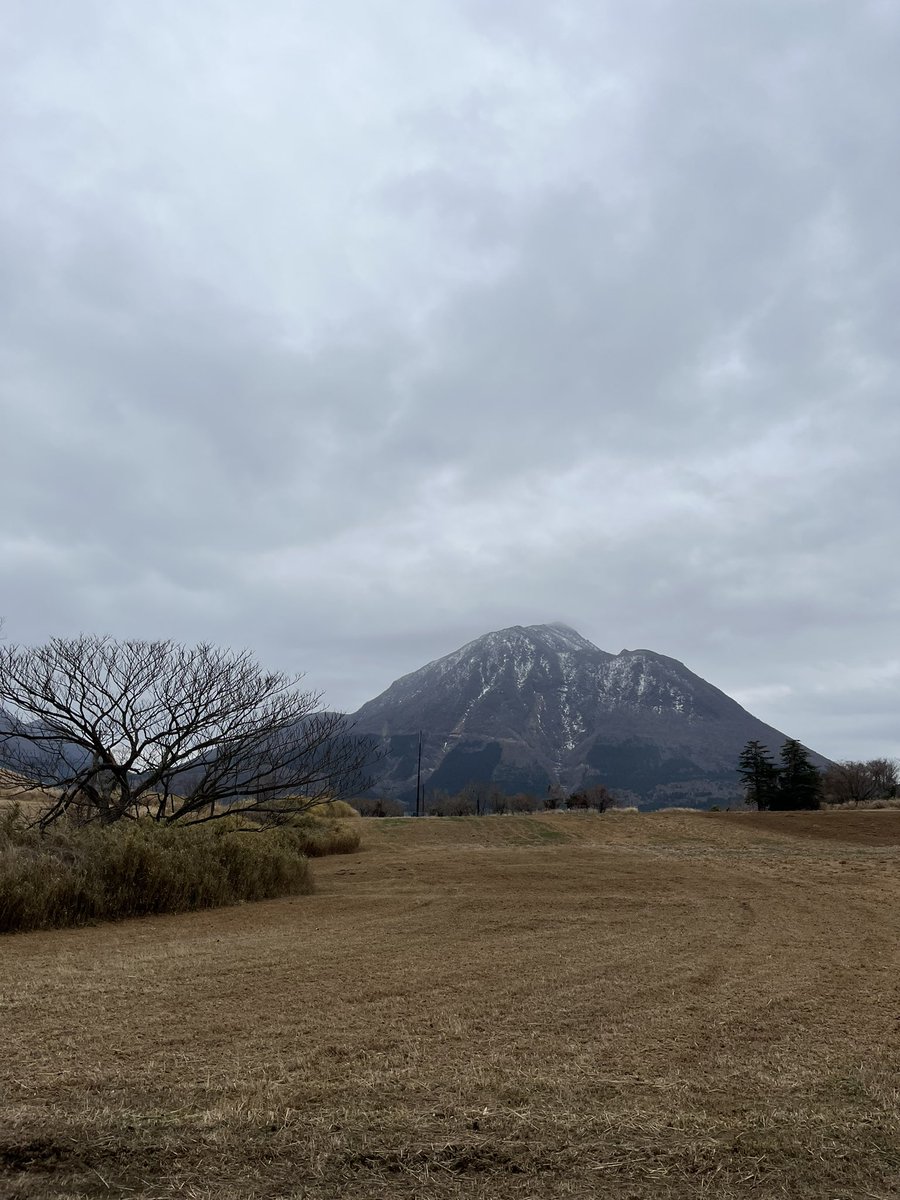 山は静かです