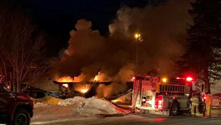 Haut-Madawaska : un incendie jette 11 personnes à la rue bit.ly/3CCvBRB