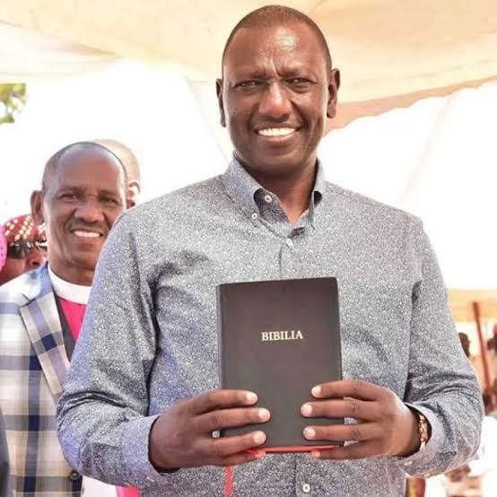 splendid1027's tweet photo. How Kiambu and Mt. Kenya people are easily scammed by entities like Lesedi Developers and President William Ruto. This is starter pack to scamming Mt. Kenya. https://t.co/SrBN5l7Ixr