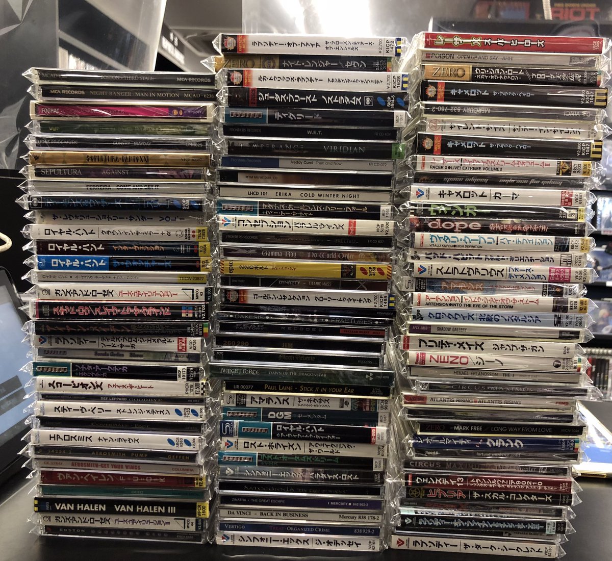 1/12(木)中古品新着情報 ハードロック/ヘヴィメタルの中古CD入荷