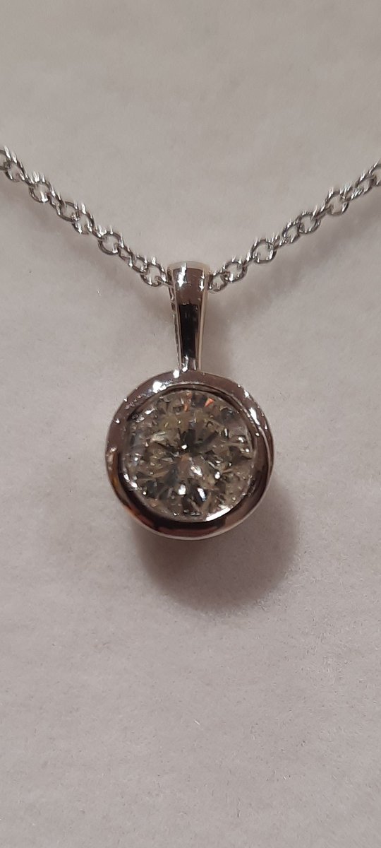 Our sale continues with this 1ct diamond pendant was £4000 now £3200. #ShopQuirkyHour #CraftBizParty #BixBubble #UkCraftHour #SmallBiz #HandmadeHour #JanuarySales #Diamond #Dorchester