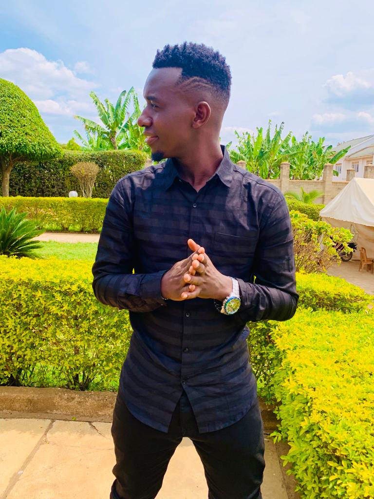 tvwestUG's tweet image. #Omushongi Na @Lithan_Mc1 

Wariire Ka Kyamushana!

Nituteera obw'eshongoro obwa Burengyerwa-Izooba.

Noyenda kaahi?

#Nehinda