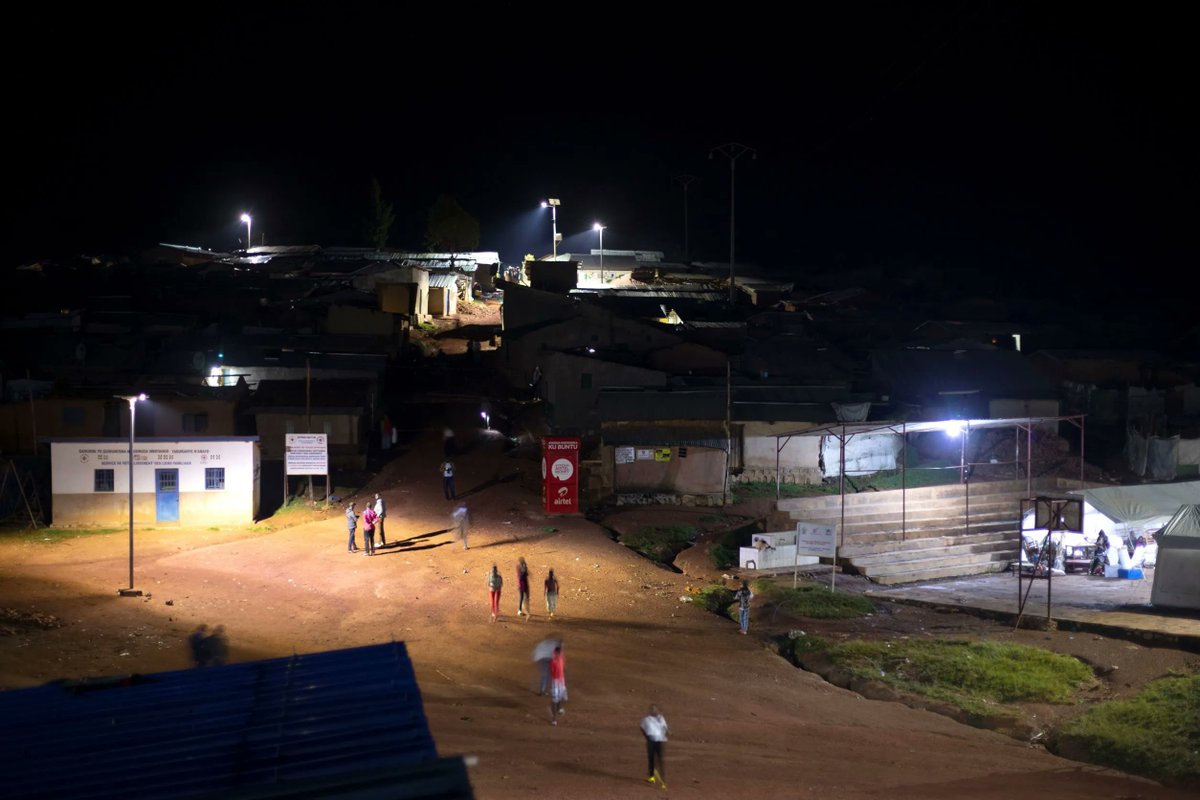 energypedia's tweet image. #EnergyAccess for refugees in #Rwanda to be scaled up: A project by @PracticalAction is set to reach more than 100,000 refugees and host communities.
👉 buff.ly/3IAfbwS 
#HumanitarianEnergy #energynews
Via @NewsAnyway