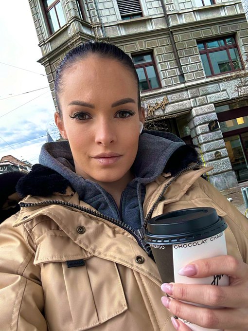 Coffee-Time ☕️ Wishing you a wonderful Thursday; it&rsquo;s about time we meet again! 😈🔥😈 https://t.co/qA4<a href="/tag/newprofilepic"class="tags"><span>#newprofilepic</span></a>