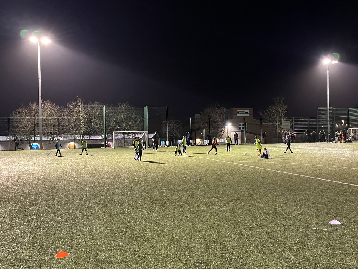 MPFCJuniors's tweet photo. Great to see so many kids training last night and enjoying their football 👍🟢⚫️⚽️ #mpjfc https://t.co/Vr7sUAVSh7