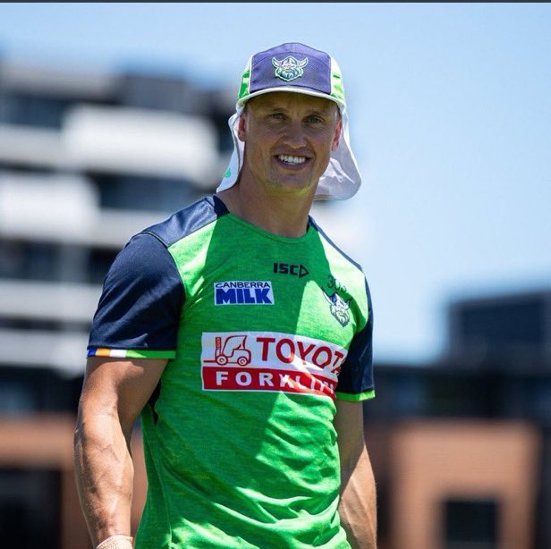 BadlyDrawnRL's tweet photo. Wighton Hat-on

AKA Year 6 playground sports day action photo

*Botched the background and wasn’t going to draw it again 😂 

#BadlyDrawnRugbyLeague
#CanberraRaiders
#NRL
#JackWighton https://t.co/c1S1HpMIAY