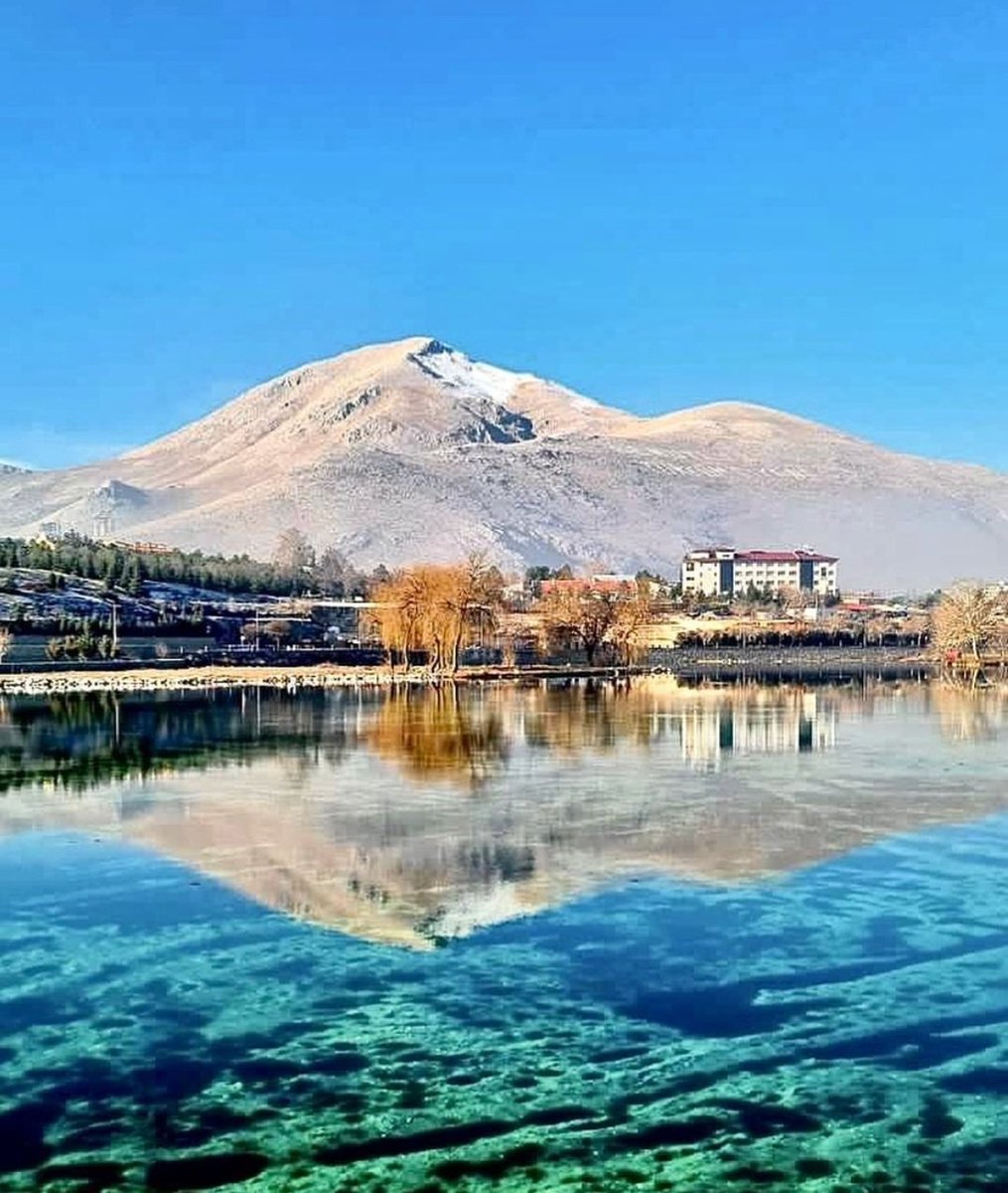 Sumrtmirc's tweet photo. @elbistan 
Mucizeler var mesela birinin bakışları bile kalbinizi çiçek bahçesine çevirebilir... https://t.co/EPDBaQhuiT