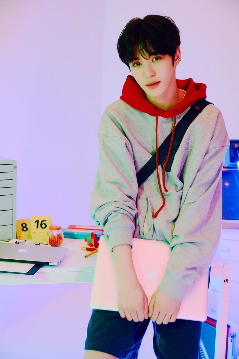 0522AMIN's tweet photo. 𝐖𝐇𝐈𝐓𝐄 𝐇𝐀𝐂𝐊𝐄𝐑

#아민 #AMIN #이펙스 #EPEX https://t.co/XbEnFQrwAF