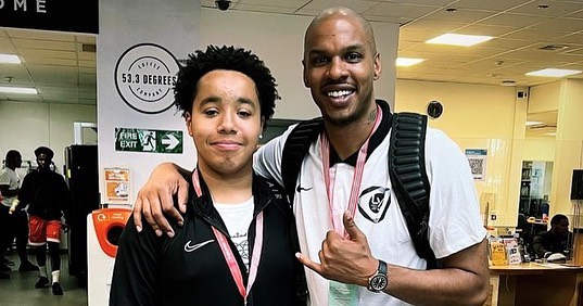 #TBT Inspiring story of Taner &amp; Maison. Guiding participants to the right path during tough times is what matters most. 4 years later, Coach Taner &amp; Maison's bond remains strong. Maison is an assistant coach for <a href="/LdnYouthGames/">London Youth Games</a>.
youtube.com/watch?v=RfAQ6g…