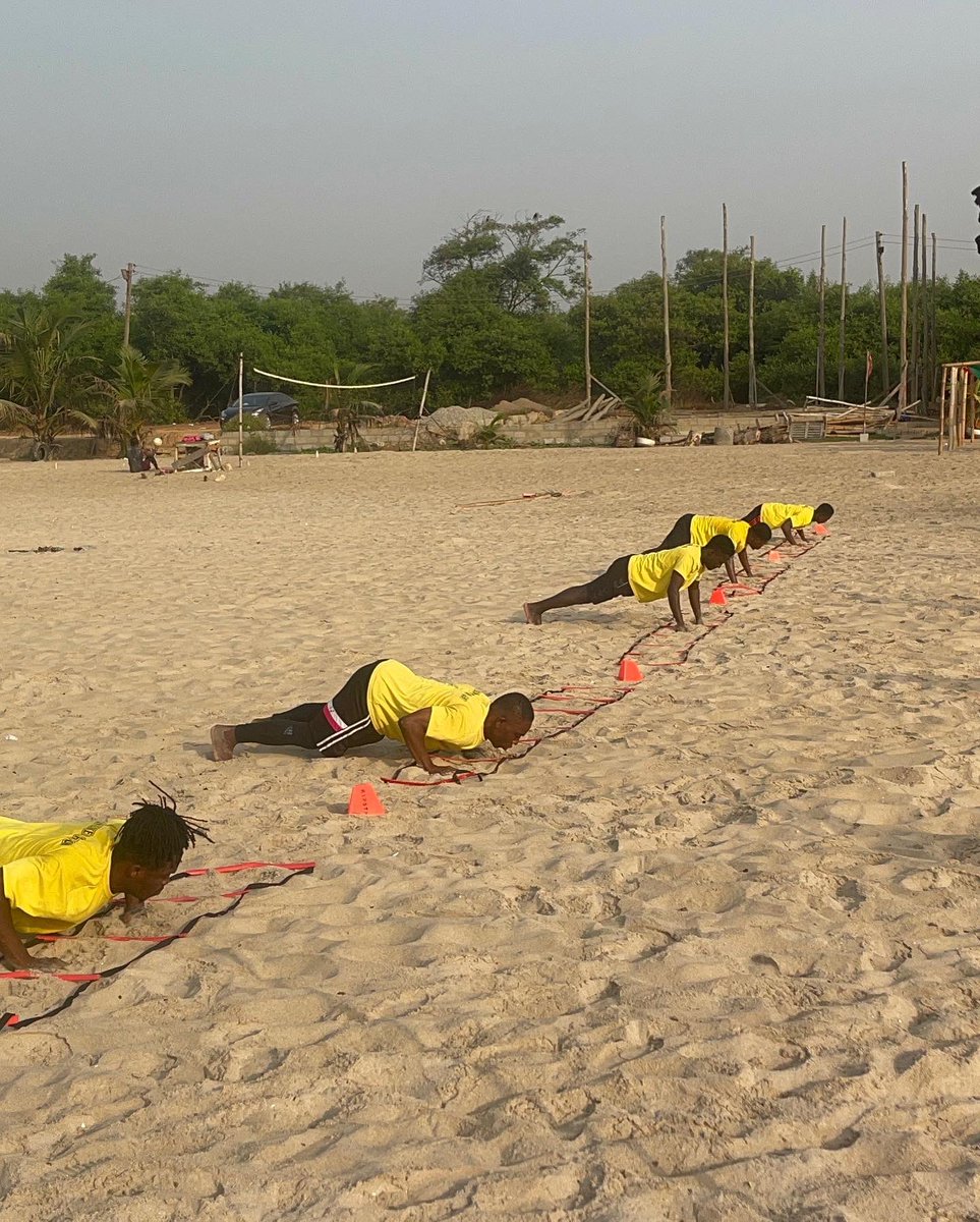 trainlikeaprog1's tweet photo. DAY 3💥✨✅🇬🇭🔥💪🎊🎈
☎️0230783923
@trainlikeaprogh
@tottilaryeafrancis
#quickstamina
#trainlikeaprogh #laryeatotti #beachvibes #morroco #sakumonotlapgh #physicaltrainer #staminafitness #lashibitlapgh #labomabeach #mali #ballworkout
#wearetrainlikeaprogh
#GH #football https://t.co/XztANkG4PJ