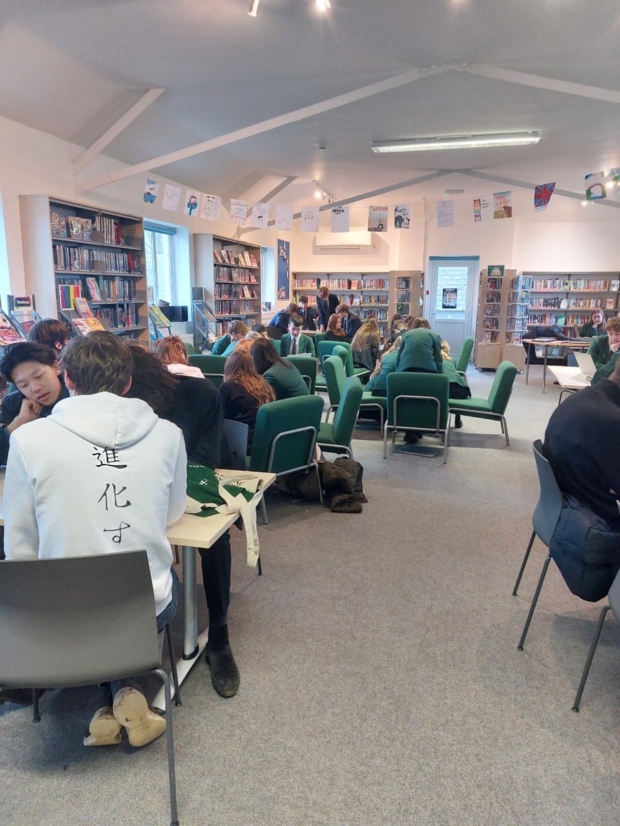 Thanks to our Year 9 FRY pupils for a great Kahoot quiz this morning. I believe both staff and pupils enjoyed themselves!
#BeYouBeSibford #FRYHOUSE 
<a href="/Kahoot/">Kahoot!</a>