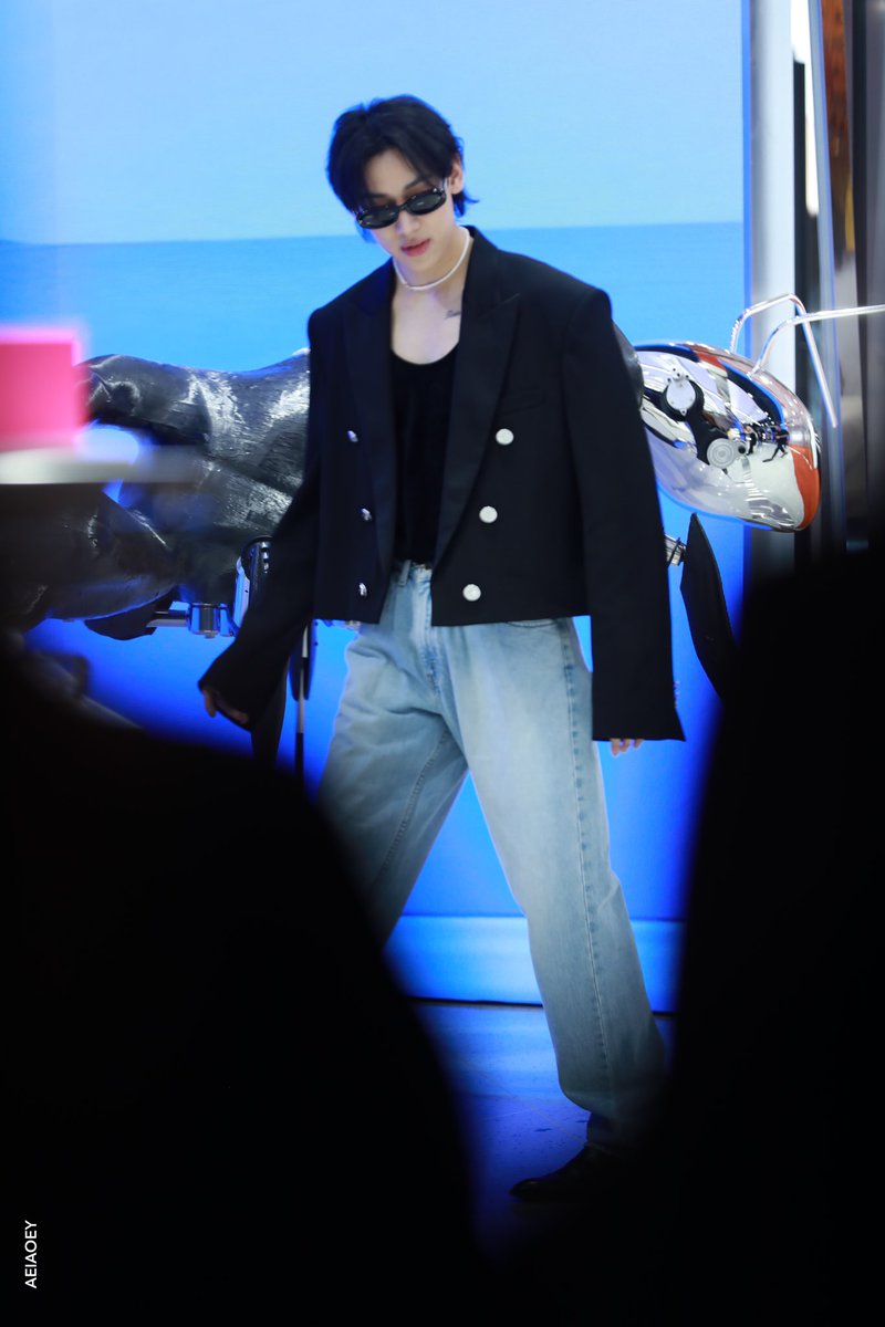 aeiaoey's tweet photo. 230112 Gentle monster SG 
อ้วงหล่อไปแล้ว😭😭😭😭
#GentlemonsterXBamBam
@BamBam1A #BamBam https://t.co/ivH5kts2Hx