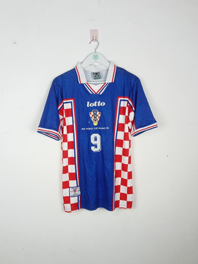 onsidekits's tweet image. 📢GIVEAWAY📢
We're giving away Croatia 1998 Away Size L 

To Enter 
1. Follow US on Twitter &amp;amp; Instagram
2. Retweet this tweet

Good luck

Winner Will be chosen 20 january 2023