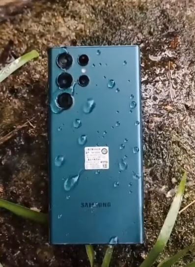 SamsungEspana's tweet photo. perdón que te salpique💦 https://t.co/XRnjOVoECv