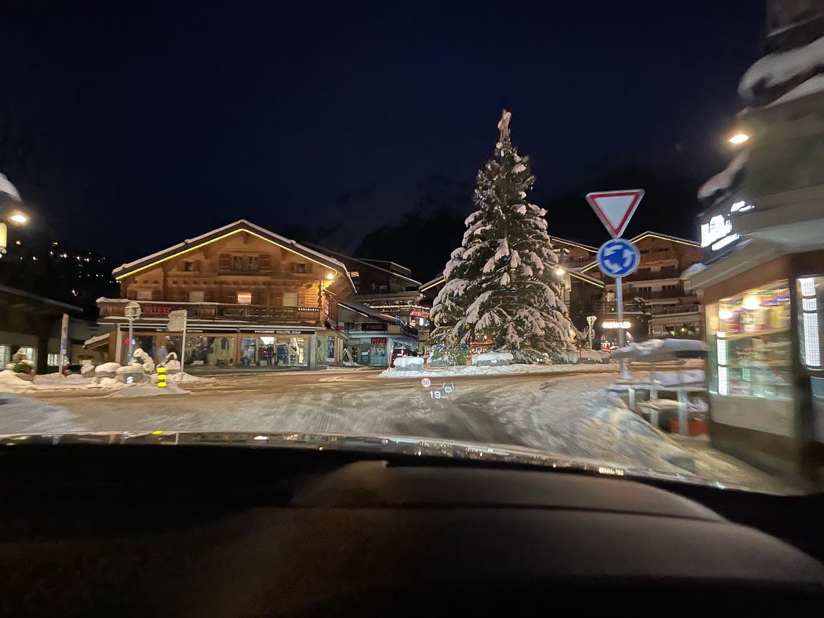 dariofranchitti's tweet image. Fairly intense 24hrs!! 
@PlanetGMA 
#T50 💙