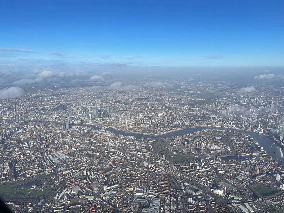 dariofranchitti's tweet image. Fairly intense 24hrs!! 
@PlanetGMA 
#T50 💙