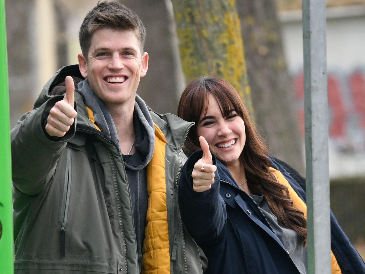 Natalia_Who's tweet image. Hola @bizarrap desde España tenemos algunas peticiones que hacerte