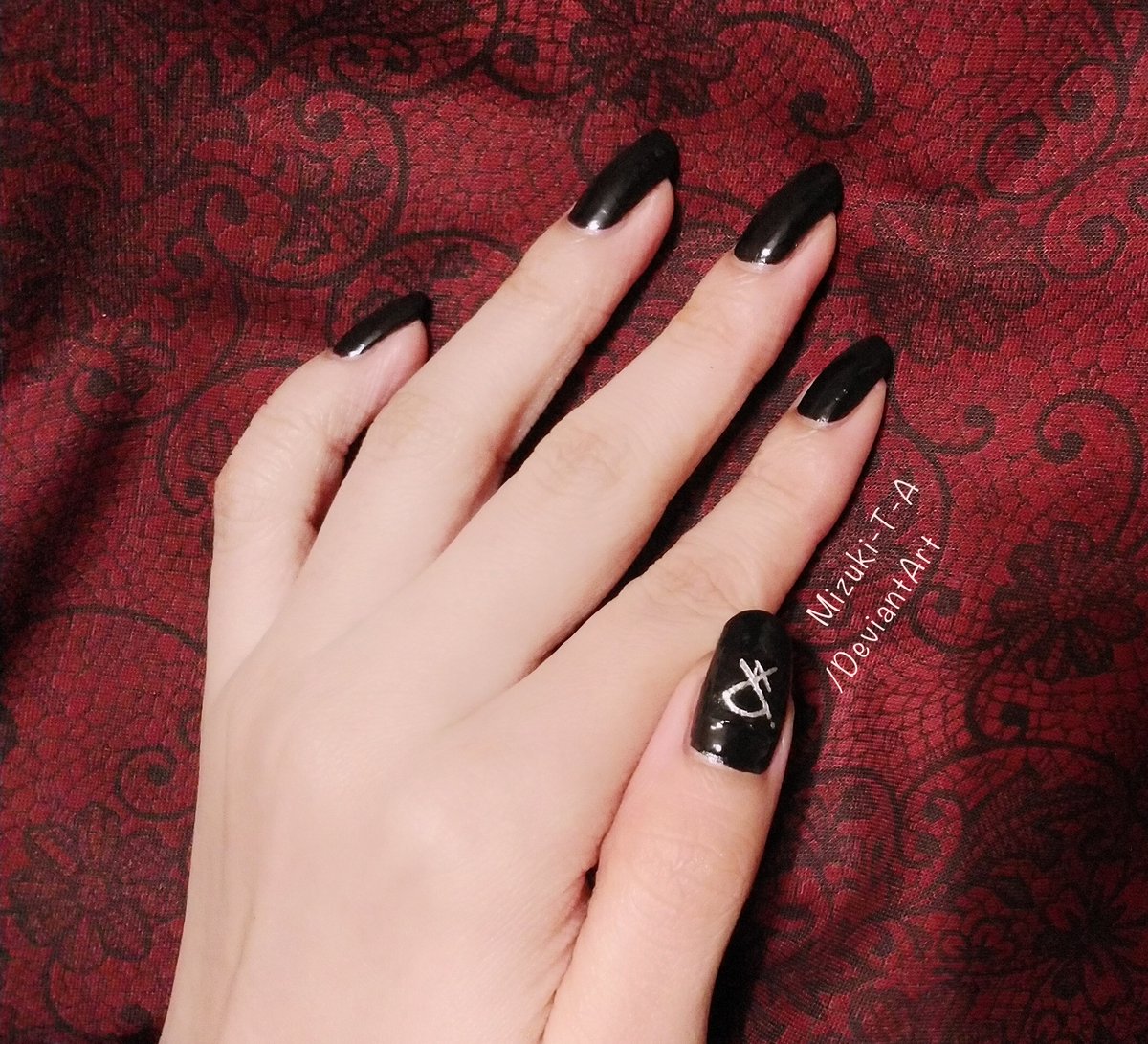 Mizuki_T_A's tweet photo. 映画 #シンウルトラマン より、#メフィラス の名刺デザインのネイル作ってみました!
#nail #nailpolish #nailvarnish #varnish #nailart #art #finger #shinultraman #ultraman #mefilas #tokusatsu #ネイル
#セルフネイル #マニキュア #爪 #手描き #ウルトラマン #名刺 #特撮 https://t.co/9qEpDBloAM