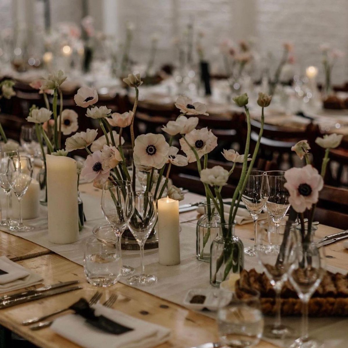 WDT_London's tweet photo. A December Wedding for Throwback Thursday 💐💍

Credits to @kitchenpartyevents 

•Audience Wine Glasses (WC5009)
•Luna Old Fashioned (WC1852)
•Timeless Hi Ball (WC1854)
•Glacier Cutlery (WB3008)

#wedding #weddingphotography #weddinginspiration #hire #londonevents https://t.co/hQv3VrxO7F