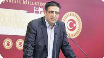 ben121975's tweet photo. Selahattin Demirtaş'a İdiris Baluken ve tüm siyasi tutsaklara Özgürlük

Rojbaş
Günaydın Hevalen heja✌️@Basak__Demirtas https://t.co/Pmh1BC7dbq