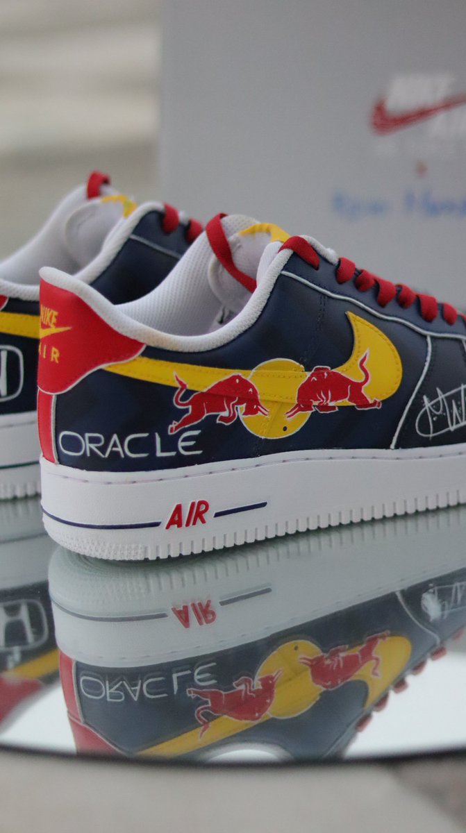 nike x red bull