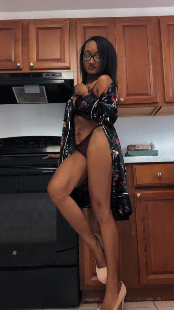 cumwithjojo's tweet photo. definition of a milf 🥵
subscribe to the link in bio 💦💦

#CumWithJojo #OnlyFans #Mmemberville #TheHighPrincess https://t.co/FHJFllFC7o