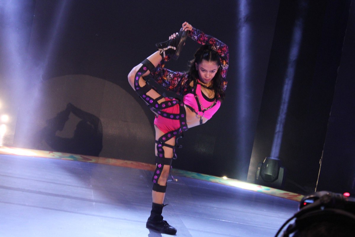 ViceGandaorg's tweet photo. itsShowtimeNa: 🔥 Nais nyang iparating ang mga bagong dance moves! Here is SLAY-DY #2, BEBIE ANGELIE GAPER! #ShowtimeOneTeam 💙💛
WATCH & SUBSCRIBE NA DITO:
https://t.co/1gl7ez5F6U https://t.co/d3DuDNSI0b