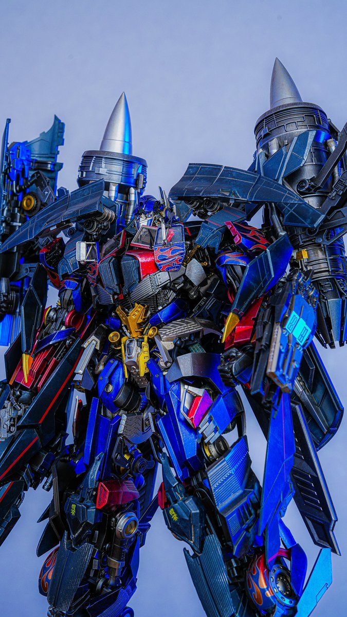 TFopmegabumble's tweet photo. カッコイイ
 #アイアンマン 
 #ウォーマシン
 #トランスフォーマー
 #オプティマスプライム https://t.co/HVHaPd8hdE
