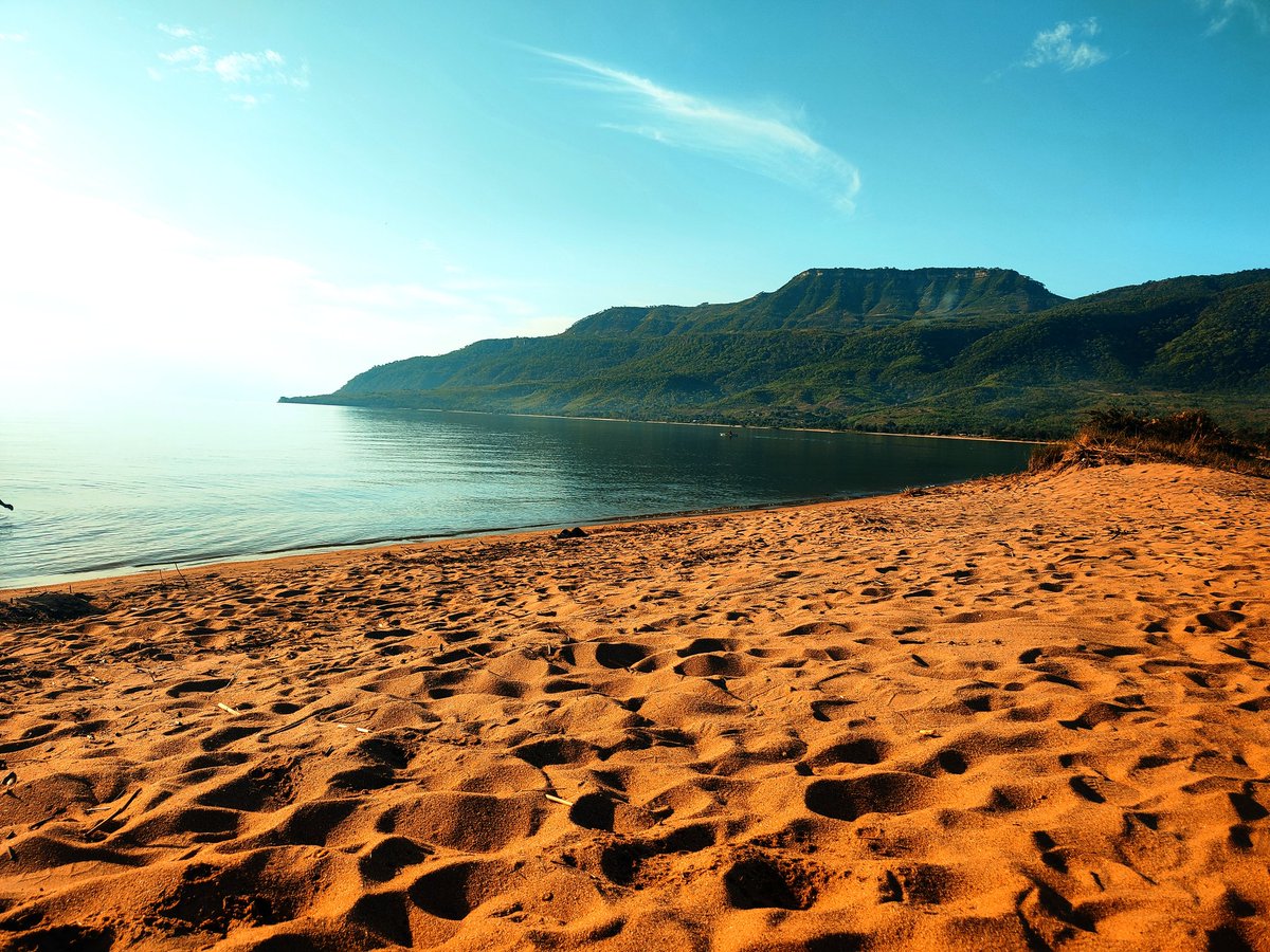 Jambo_Overland's tweet photo. Always making your day memorable! Good morning folks and fam! #malawi #chitimba #beach https://t.co/hSDaqHVAMH