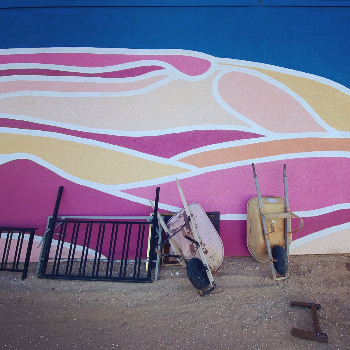TheGraffHunter's tweet photo. Unknown Artist
#juniperroad #joshuatree https://t.co/U3iBulS6tA