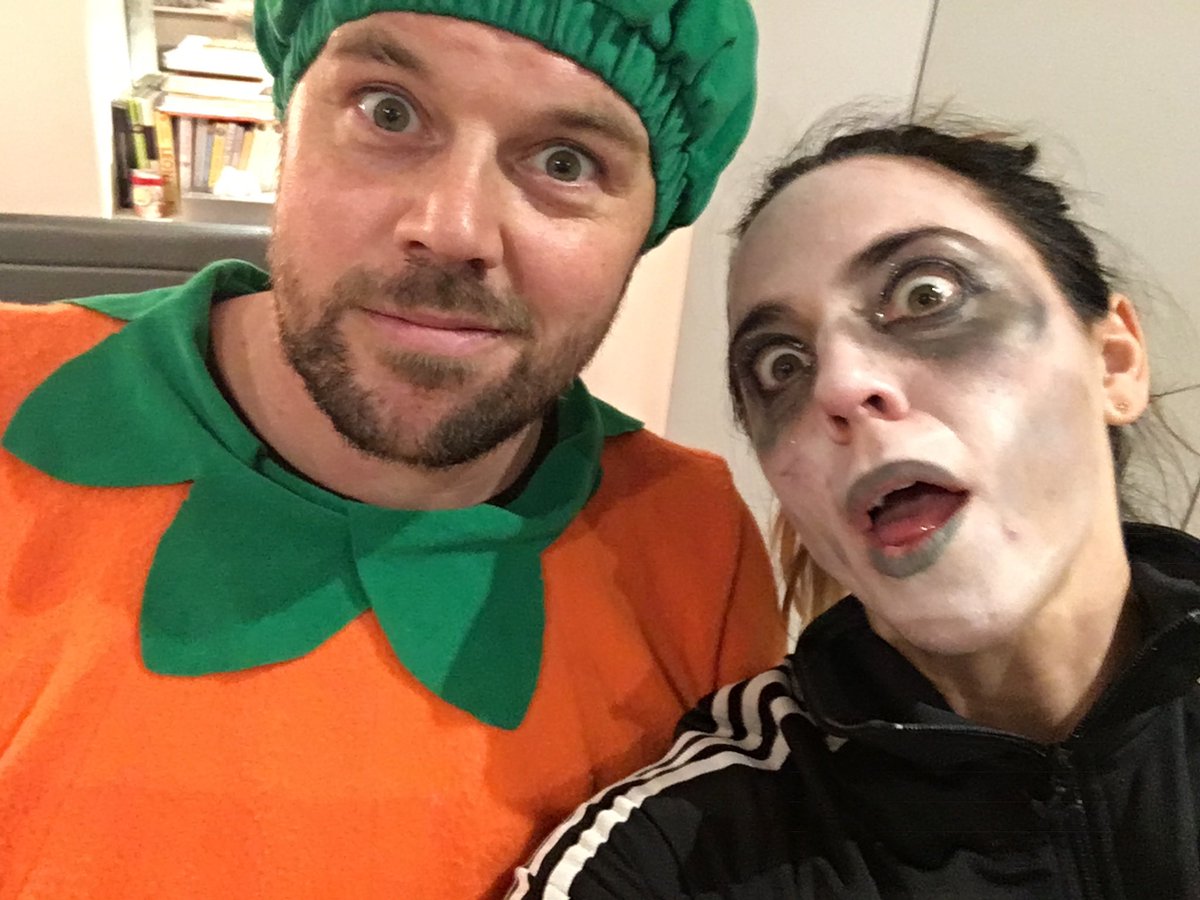 PaulONeill29's tweet photo. Happy birthday to my super sis @MelanieCmusic!! ❤️

1. She’s exactly like she is on the TV if you met her…

2. She farts like a trooper…

3. She’s my ‘older sibling’ for the 59383638th fookin’ time!!

Thanks for everything and have an amazing day ❤️

Love ya duuuuuude ❤️🙌 https://t.co/8LHI9piPJ2