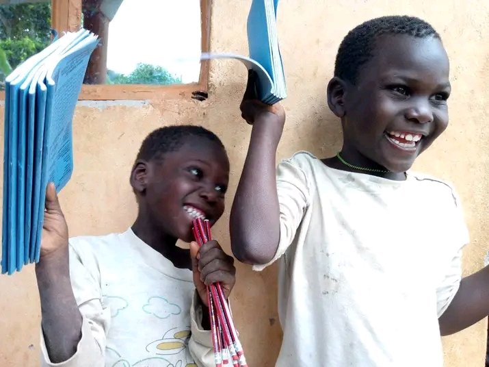 There are millions of children that need your help. You can transform a child's life with the love of Jesus. 

$40 can help provide food, clothes, and medical care for an entire month. Give the gift of love at aruceug.org