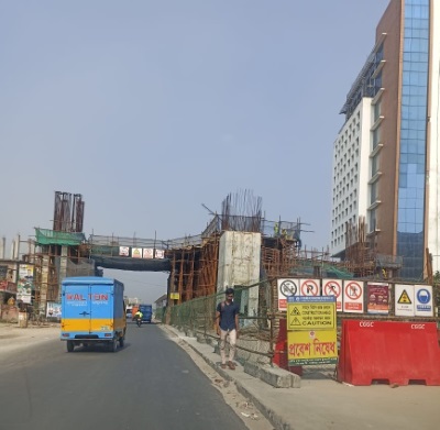 AdbPartnerships's tweet photo. .@AFD_en, #JFPR, and @theGEF support this @ADB_HQ project that will construct a 20.5-kilometer bus rapid transit corridor connecting Gazipur to the Dhaka international airport in #Bangladesh.

Learn more: Greater Dhaka Sustainable Urban Transport Project 
https://t.co/b8DvpzVZ7i https://t.co/Yy4HIZO5aH
