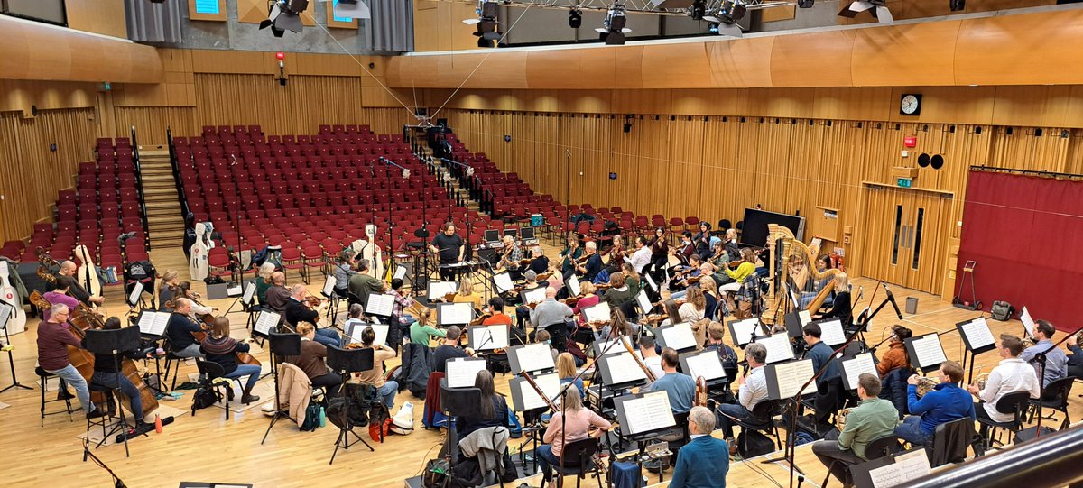 at_crescendo's tweet photo. Last week, we were in Cardiff at the 𝗛𝗼𝗱𝗱𝗶𝗻𝗼𝘁𝘁 𝗛𝗮𝗹𝗹.

It was for the next episode of the 🎤 High Point podcast 🎤with Jonathan Berman, who will tell us about the recordings for the @fschmidtproject with 𝗕𝗕𝗖 𝗪𝗮𝗹𝗲𝘀 𝗼𝗿𝗰𝗵𝗲𝘀𝘁𝗿𝗮 🎻 .

@JB_Management https://t.co/N6bhirFpJD
