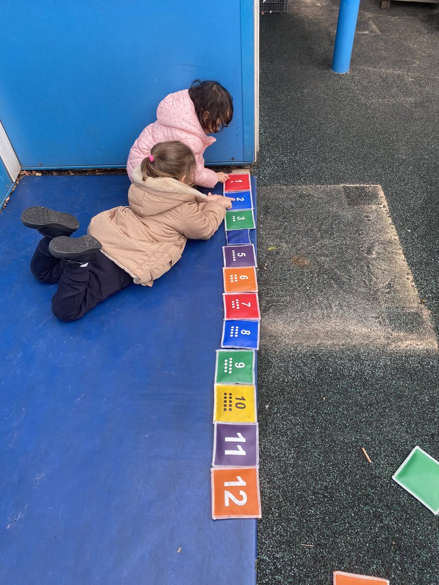 e1_stjoseph's tweet photo. We’ve been working on ordering our numbers to 20. Here is one superstar teaching another superstar a technique for how to check that you have not missed any numbers! #maths #mathsstannesgae1 https://t.co/wAbNRitcd0