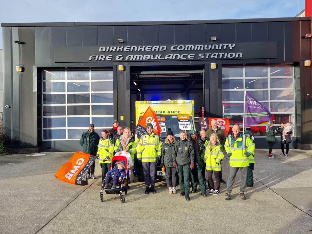 NWAS GMB Ambulance Service Union N61 tweet media