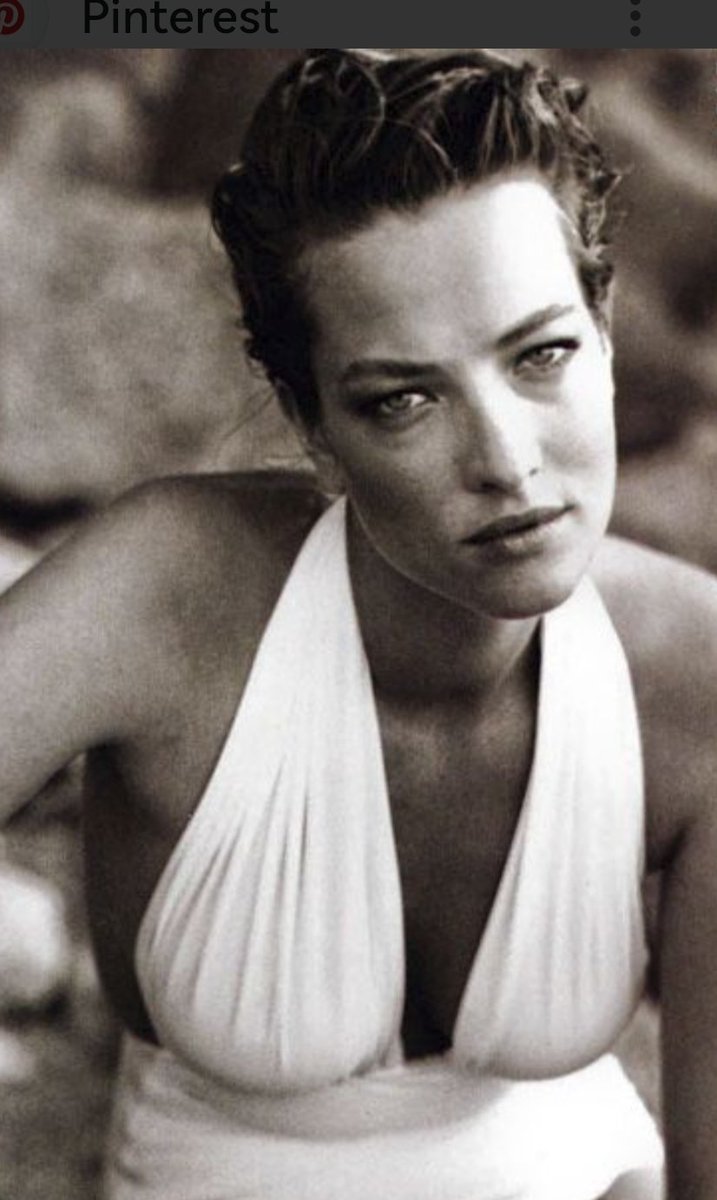 Qué tristeza siento con la muerte de Tatjana Patitz, la modelo de mirada infinita, la mujer que parecía vivir en  blanco y negro. DEP