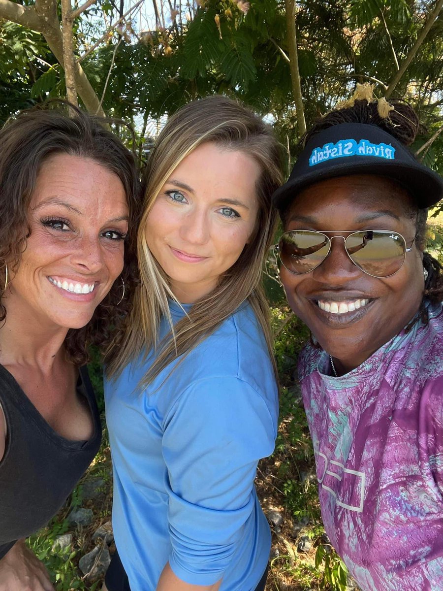 These women always say YES to fishing with me! And for that, I absolutely adore them both! Thank you Sam and Patricia for being my boating babes! @samanthalgay #womenthatfish #thewaterisopen #takemefishing #ladiesfishtoo #womenfishing #bassfishing #gonefishing #rivahsistah