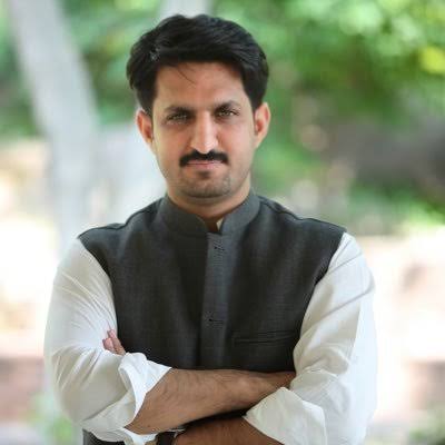 HamzaAzhrSalam's tweet photo. PTI resonates with the youth and PDM doesn't because PTI actively appoints relatable youngsters like @HniaziISF, @arslankhalid_m, @MashwaniAzhar & @sahialiafzal in leadership roles whilst PDM is stuck in an "elderly" time loop which invests in the past, rather than the future. https://t.co/DJhQQ6lVTD