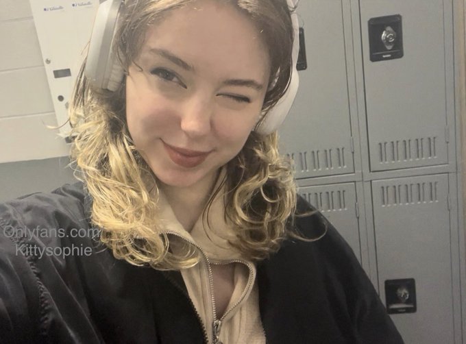 I took these in public 😳 https://t.co/q9zdFnrNUN<a href="/tag/anime"class="tags"><span>#anime</span></a><a href="/tag/puppygirl"class="tags"><span>#puppygirl</span></a>