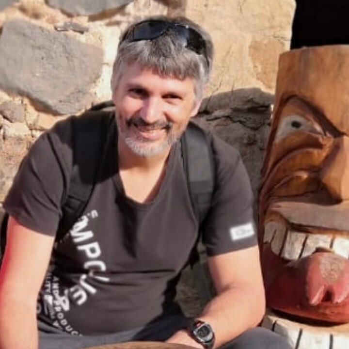 lesfranqueses's tweet photo. Es fa una crida a voluntaris/es amb coneixements de muntanya per adherir-se a la recerca de José Antonio Martínez, de #lesFranqueses i desaparegut a la Serra de Béjar (Salamanca).
Les persones interessades poden trucar al telèfon 622 430 747. https://t.co/EkrBuZKu4C