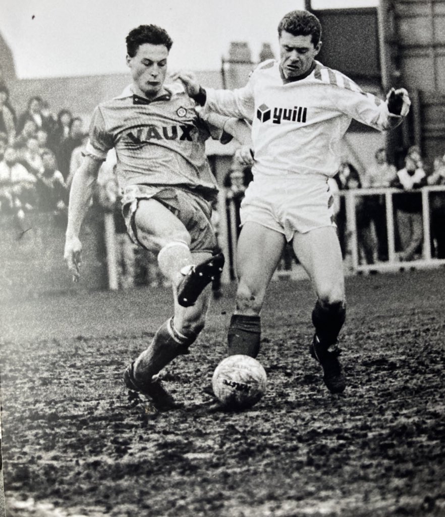 PoolsPhotos's tweet photo. John Tinkler battles in the Victoria Park mud against Blackpool in March 1990 https://t.co/vnVZzD0yFV