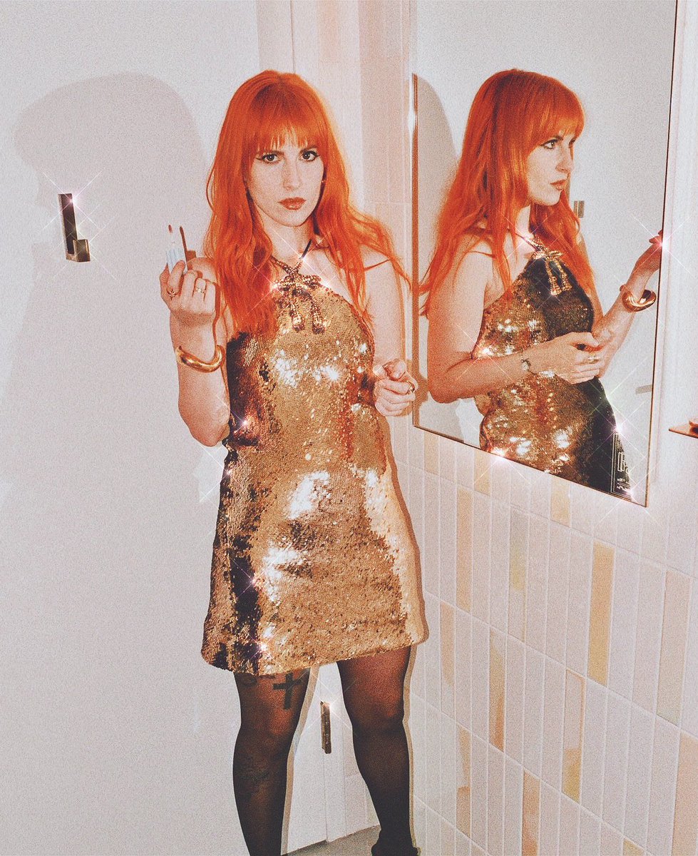 HayleyWOnline's tweet photo. retweet if you love hayley williams ❤️‍🔥 https://t.co/3K4tNaX3P4