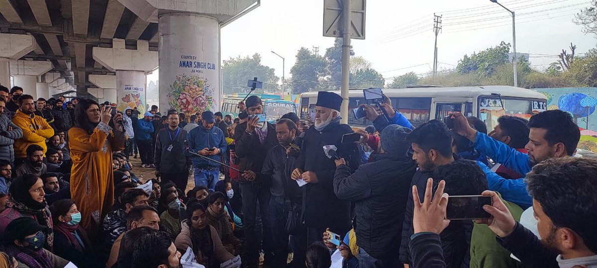 GMSaroori's tweet photo. Participated in Rehbar-e-Khel protest here at Jammu

Government failed to address their genuine issues; I urge LG and his administration to listen their grievances and address them on priority and in a time bound manner

@ghulamnazad will do everything for addressing their issues https://t.co/nt8vSxOgxl