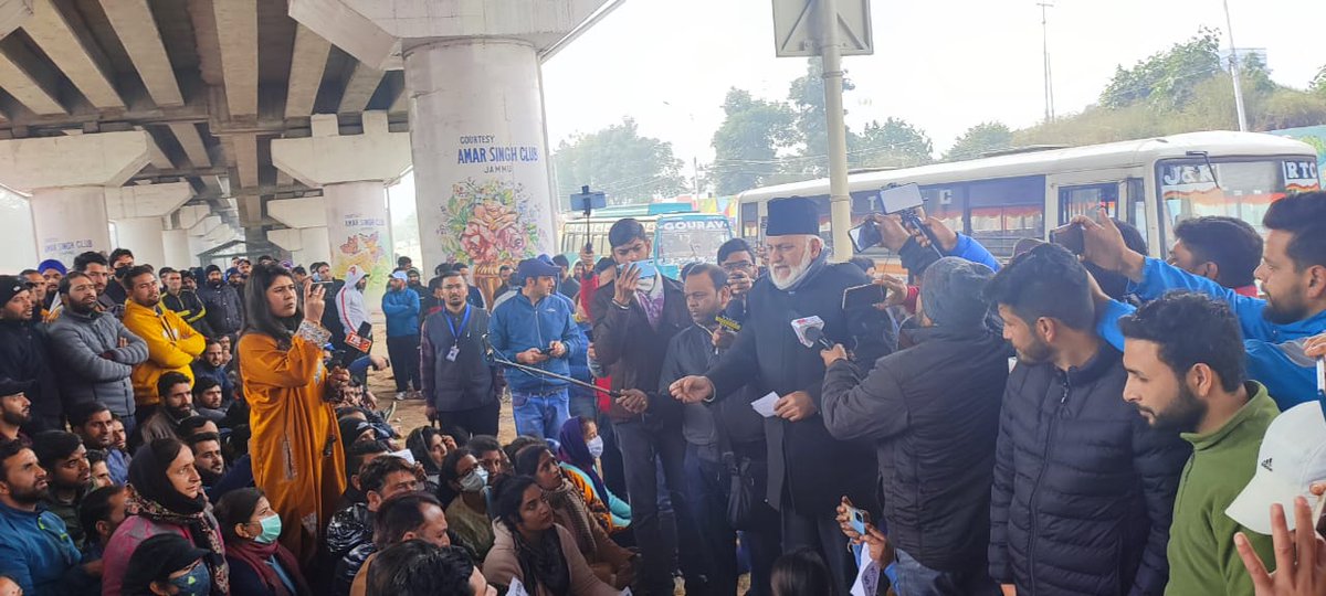 GMSaroori's tweet photo. Participated in Rehbar-e-Khel protest here at Jammu

Government failed to address their genuine issues; I urge LG and his administration to listen their grievances and address them on priority and in a time bound manner

@ghulamnazad will do everything for addressing their issues https://t.co/nt8vSxOgxl