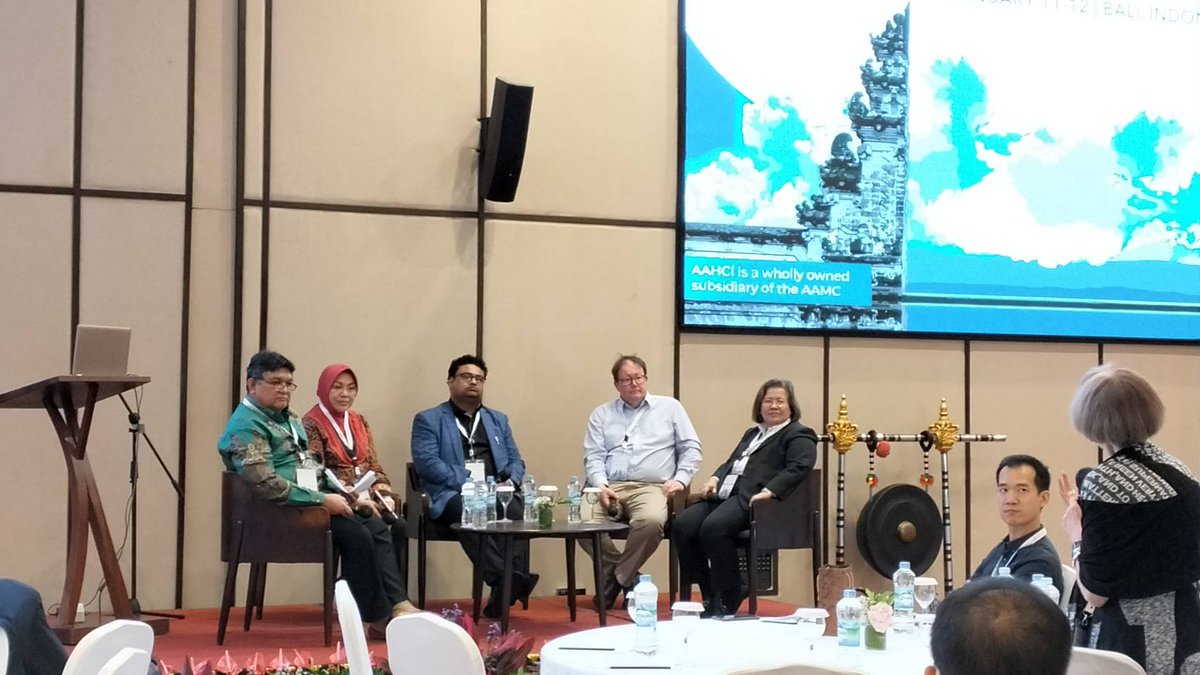 [LIVE REPORT]
Panel discussion for the sixth topic session: "Leadership Training for the Transforming Academic Health Center" presenting <a href="/DrSonuBhaskar/">Sonu Bhaskar</a>, Prof. Ian Curran from <a href="/dukenus/">Duke-NUS Medical School</a>, Prof. Dwiana from <a href="/Medicine_UI/">FKUI</a>, and Dr. Charlotte M. Chiong from <a href="/upsystem/">University of the Philippines</a>